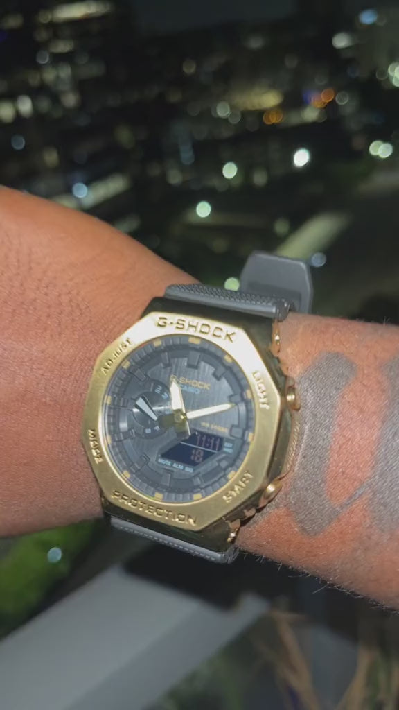 GM2100 Gold and black
